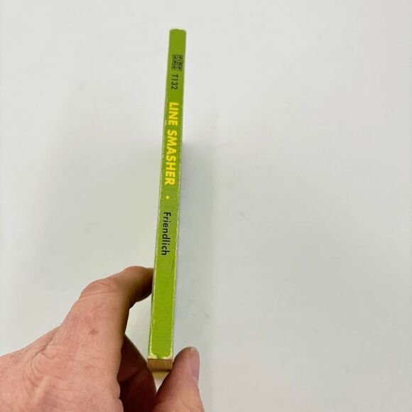 Line Smasher by Dick Friendlich 1963 Vintage Football Paperback MCM Scholastic - Picture 2 of 5